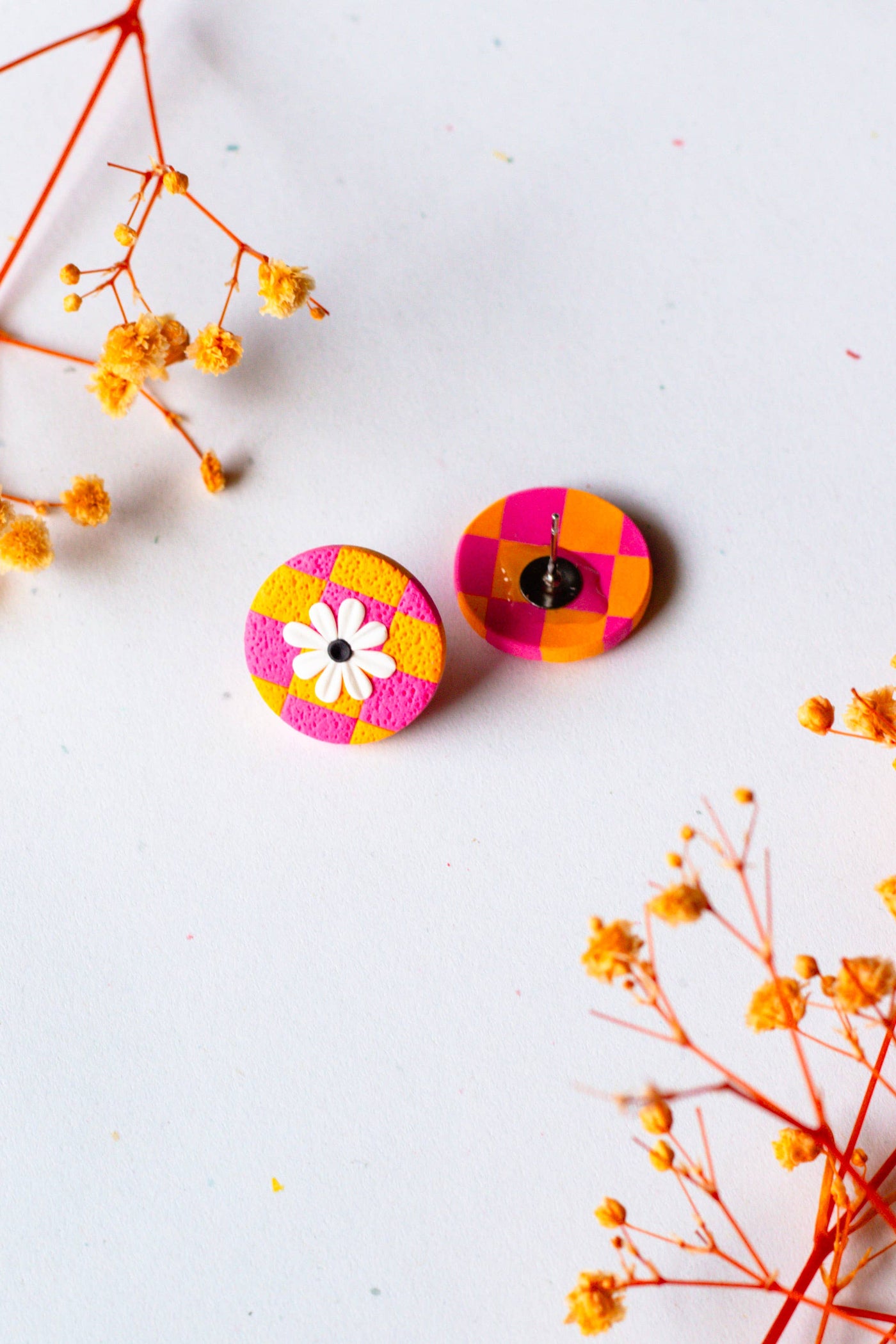 Slow Day Studios - Checkerboard Daisy Circle Studs Pink Orange